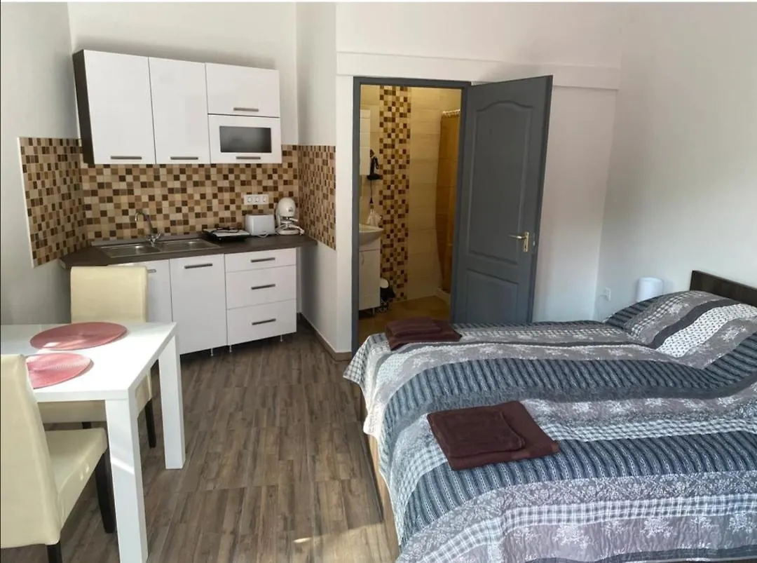 Eros Apartman Haz Hajduszoboszlo Villa